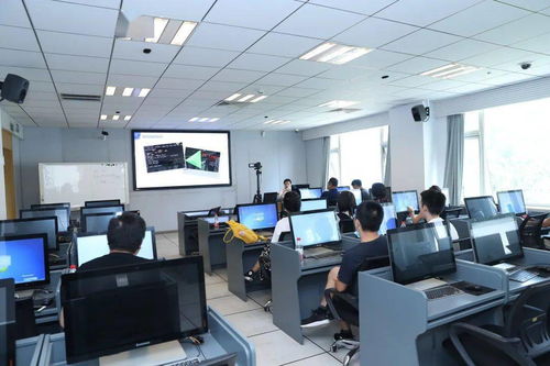 提升教師信息素養，以模塊化編程與影視技術培訓驅動學校人工智能發展